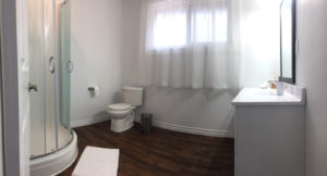 Spacious, bright Bathroom - Upper Suite Serenity, Port Franks Getaway